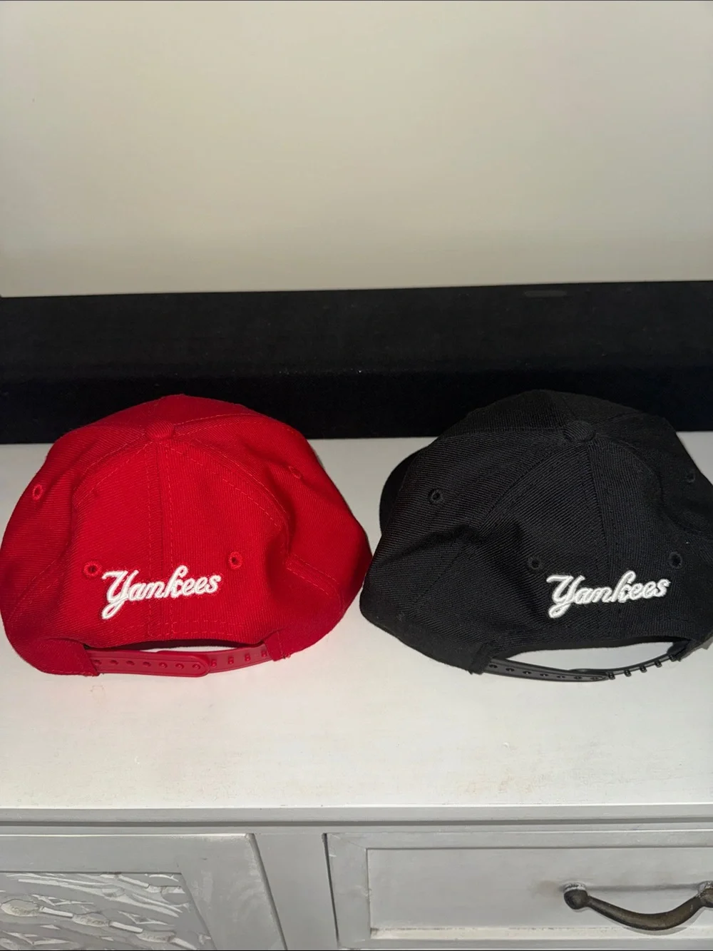 New Era Youth New York Yankees Caps in Red & Black (Duo)